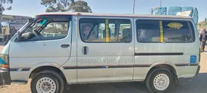 Toyota HiAce 2002