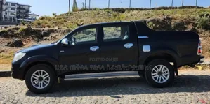 Toyota Hilux 2013 Matt Black