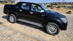 Toyota Hilux 2013 Matt Black