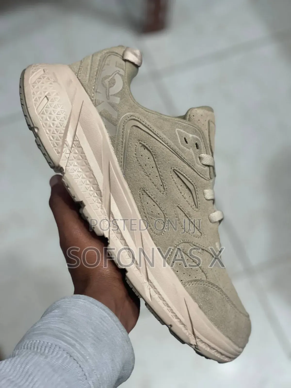 Hoka (Bondi/Clifton Style)