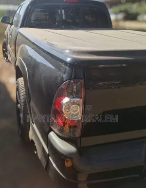 Toyota Tacoma X-Runner V6 2012 Black