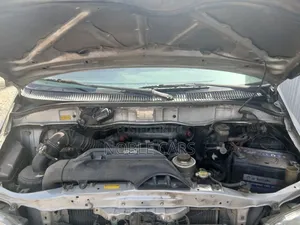 Toyota HiAce 2006 Silver