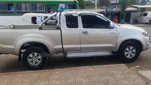 Toyota Hilux 2010 Silver