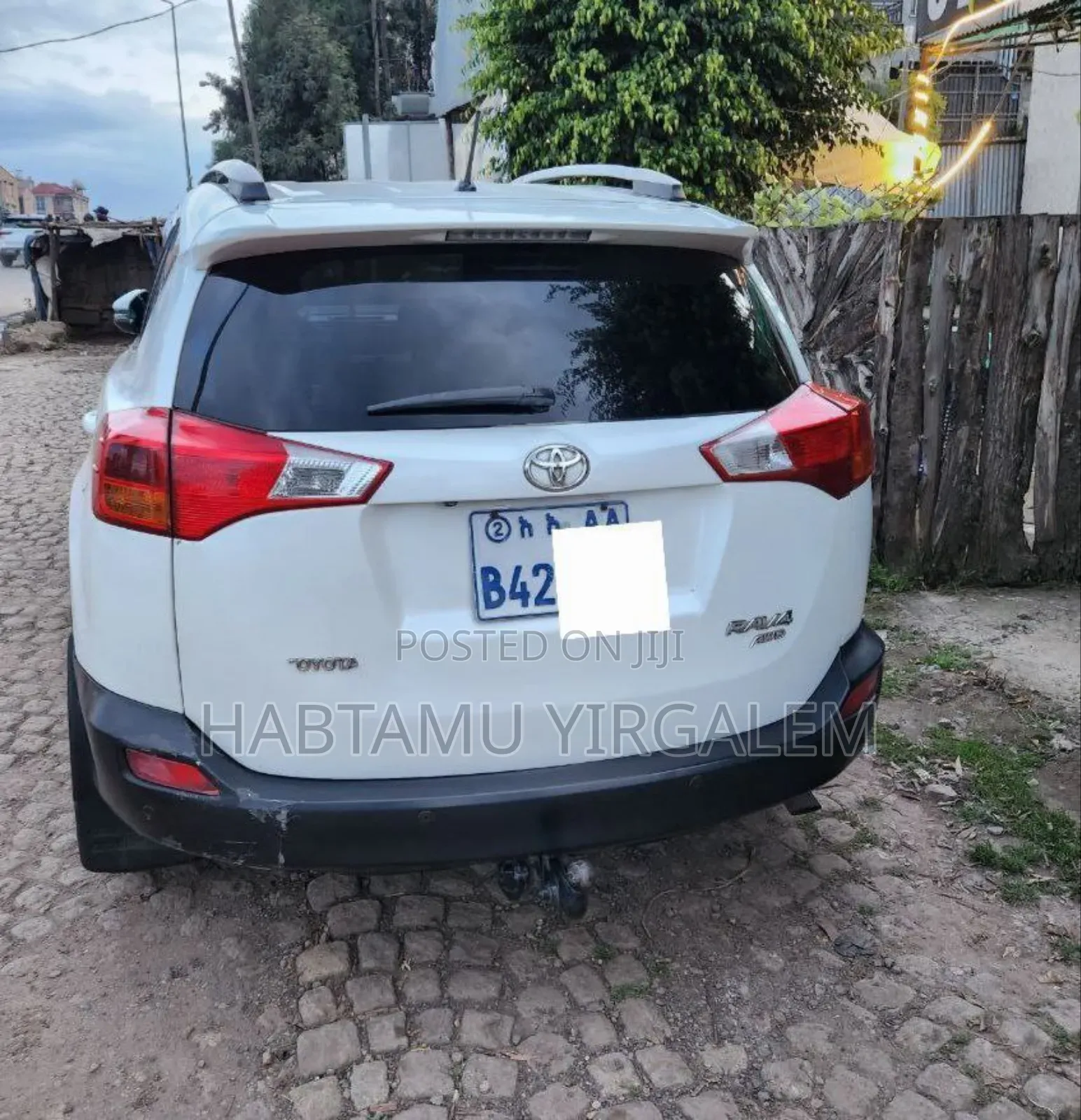 Toyota RAV4 2012 White