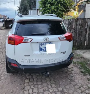 Toyota RAV4 2012 White