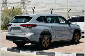 Toyota Highlander Hybrid Limited 2024 Blue