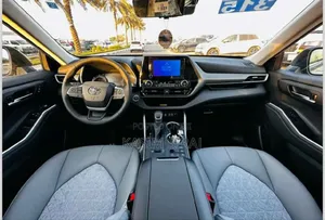 Toyota Highlander Hybrid Limited 2024 Blue