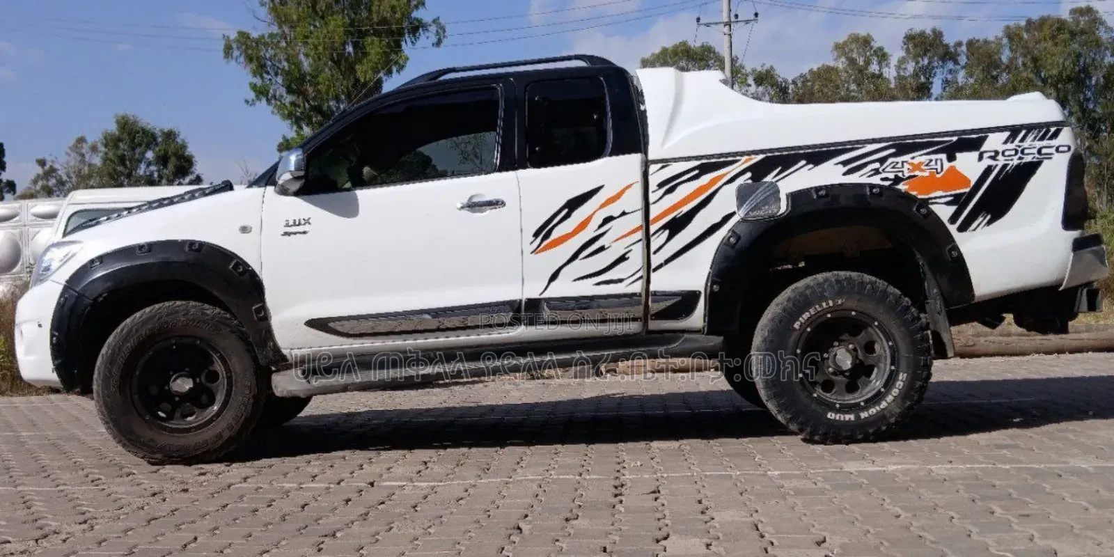 Toyota Hilux 2010 White