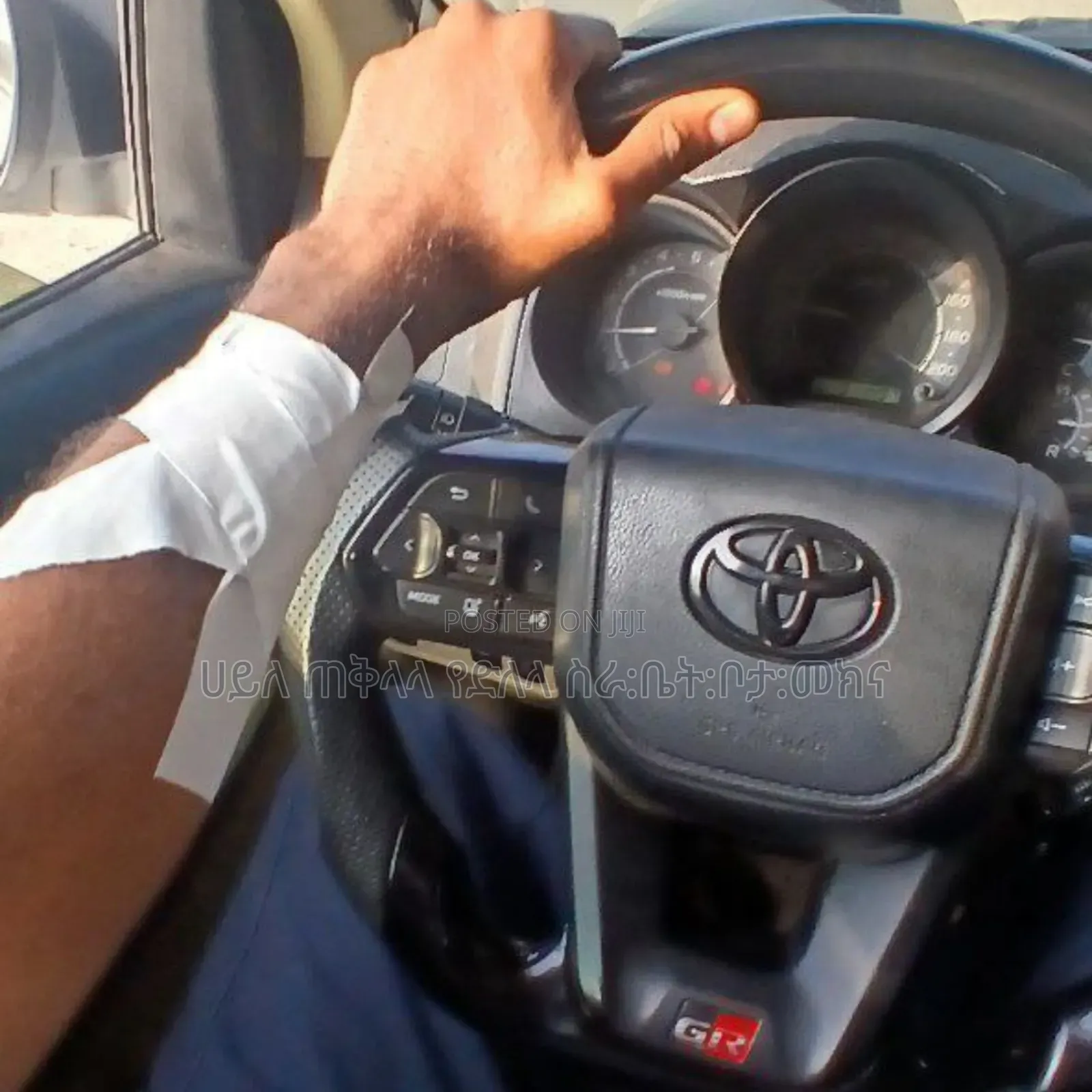 Toyota Hilux 2010 White