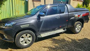 Toyota Hilux 2020 Gray