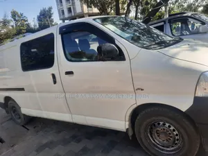 Toyota HiAce 2008 White