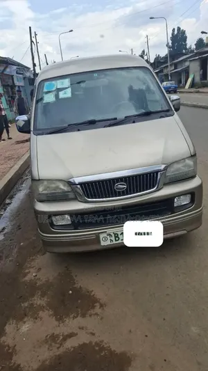 Suzuki Every Wagon 2005 Gold