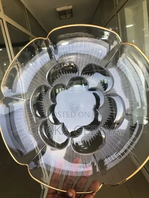 የአበባ ቅርፅ ማቅረቢያ - Lightweight, Durable, Adds Elegance to Any Table