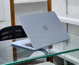 New Laptop Apple MacBook Air 2024 M3 15-inch 16GB Apple M4 SSD 256GB