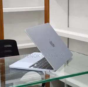 New Laptop Apple MacBook Air 2024 M3 15-inch 16GB Apple M4 SSD 256GB