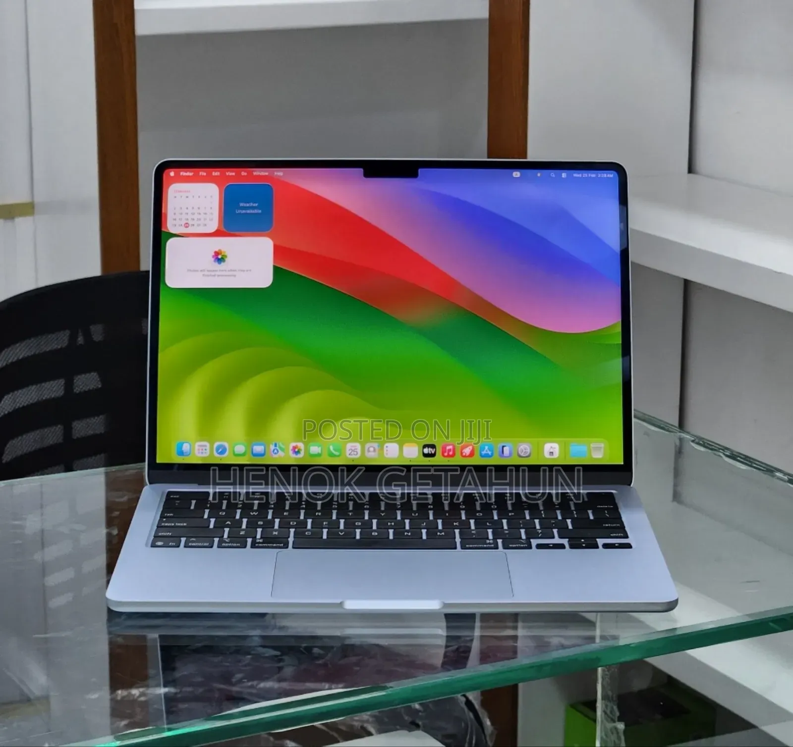 New Laptop Apple MacBook Air 2024 M3 15-inch 16GB Apple M4 SSD 256GB