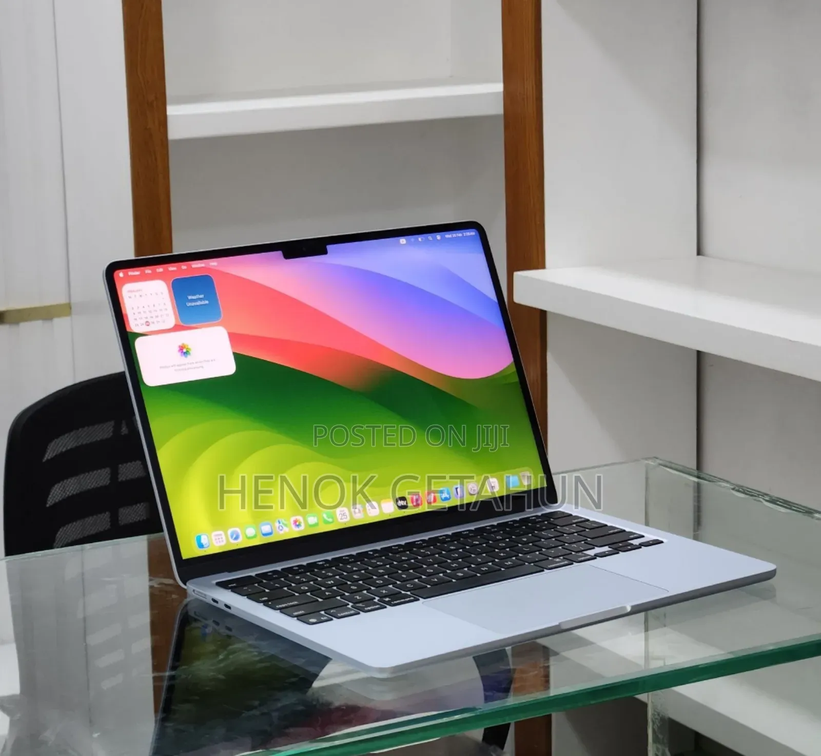 New Laptop Apple MacBook Air 2024 M3 15-inch 16GB Apple M4 SSD 256GB