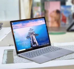 New Laptop Microsoft Surface 8GB Intel Core i5 SSD 512GB