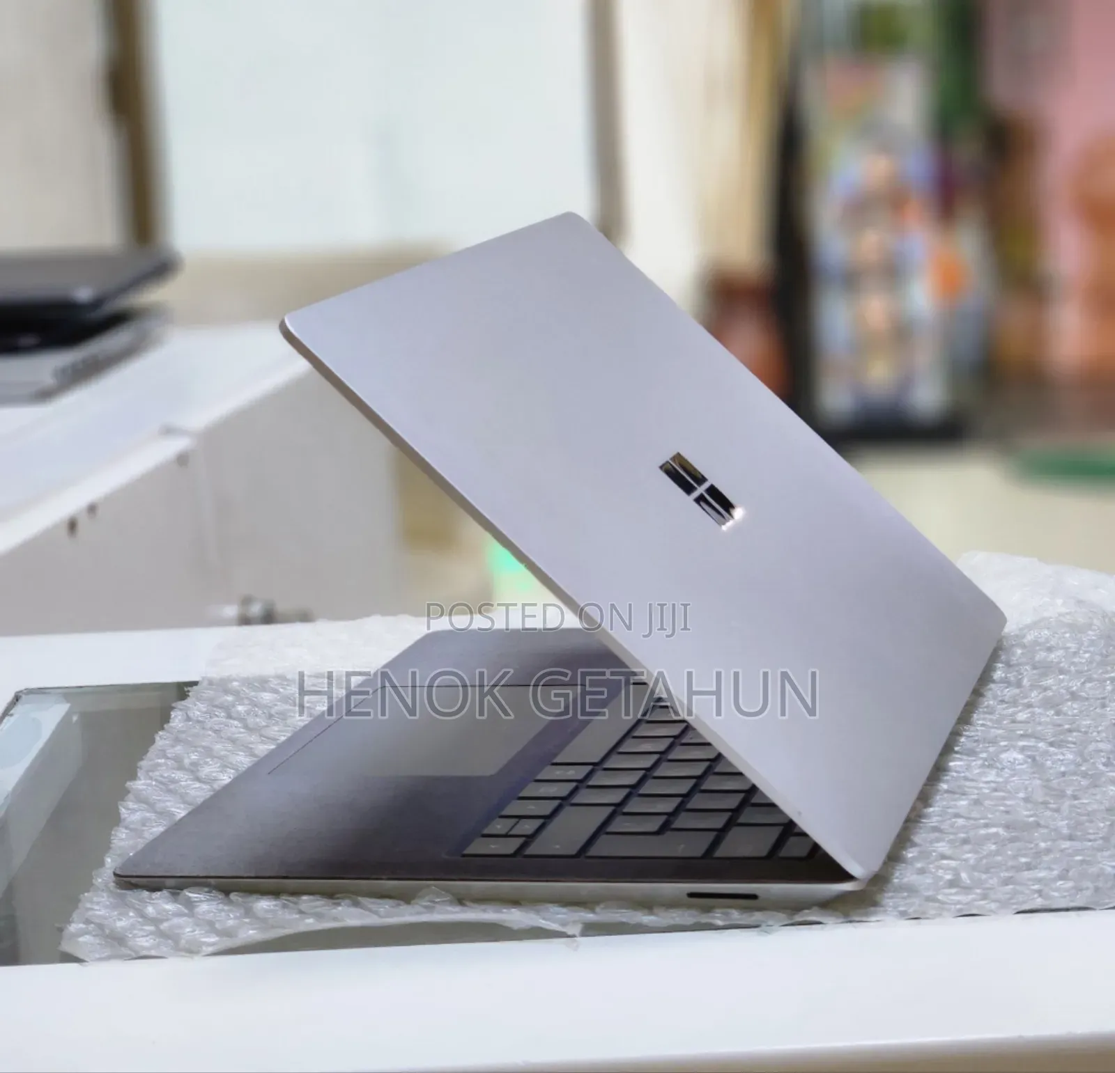 New Laptop Microsoft Surface 8GB Intel Core i5 SSD 512GB