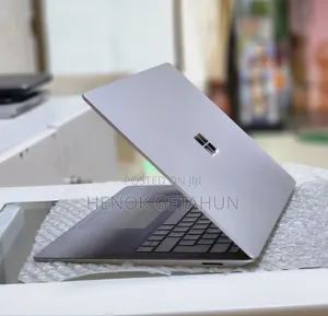 New Laptop Microsoft Surface 8GB Intel Core i5 SSD 512GB