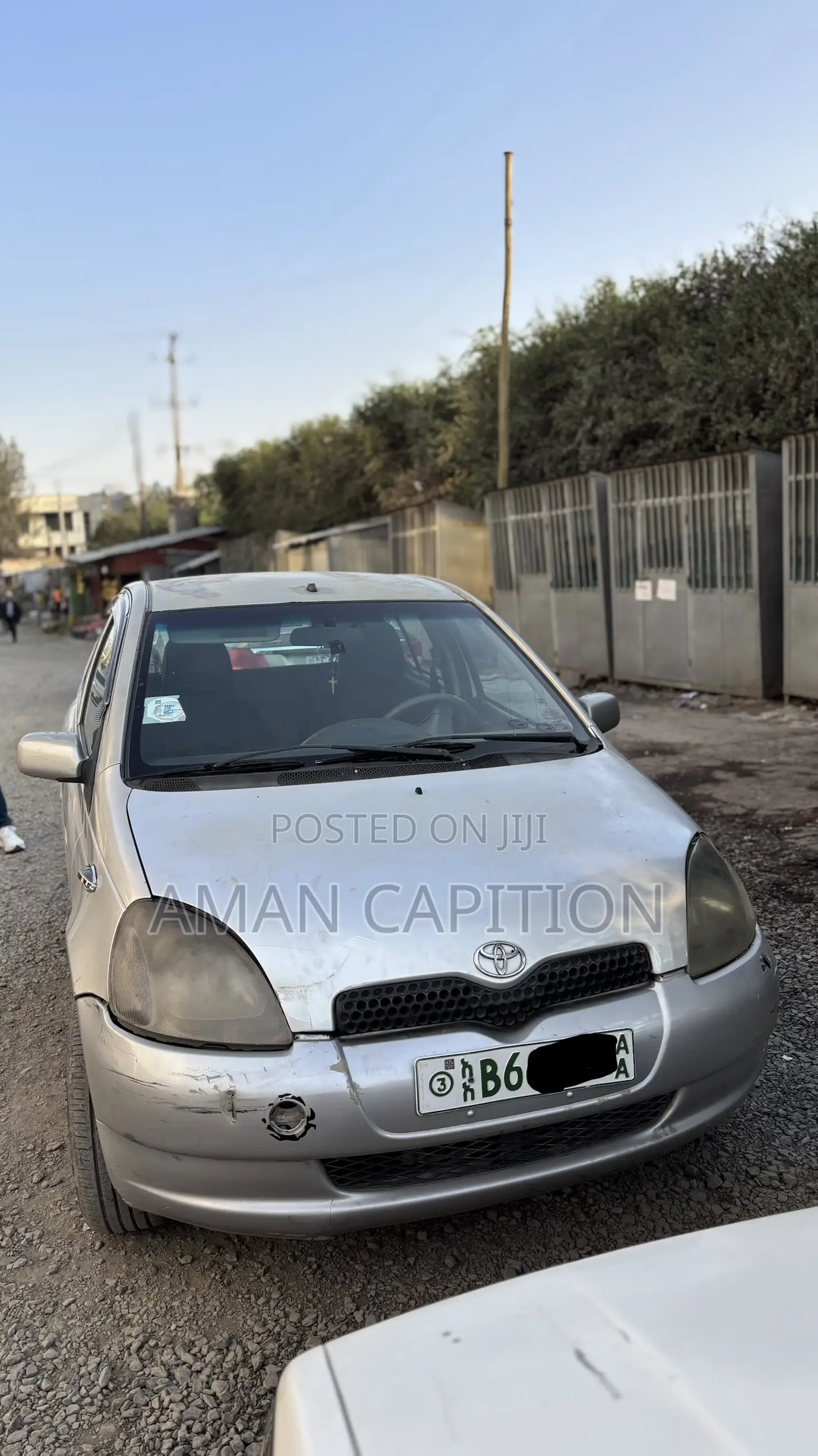 Toyota Vitz 2000 Silver