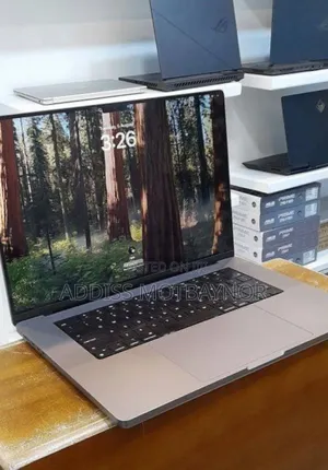 New Laptop Apple MacBook Pro M1 16GB Apple M1 Pro SSD 1T