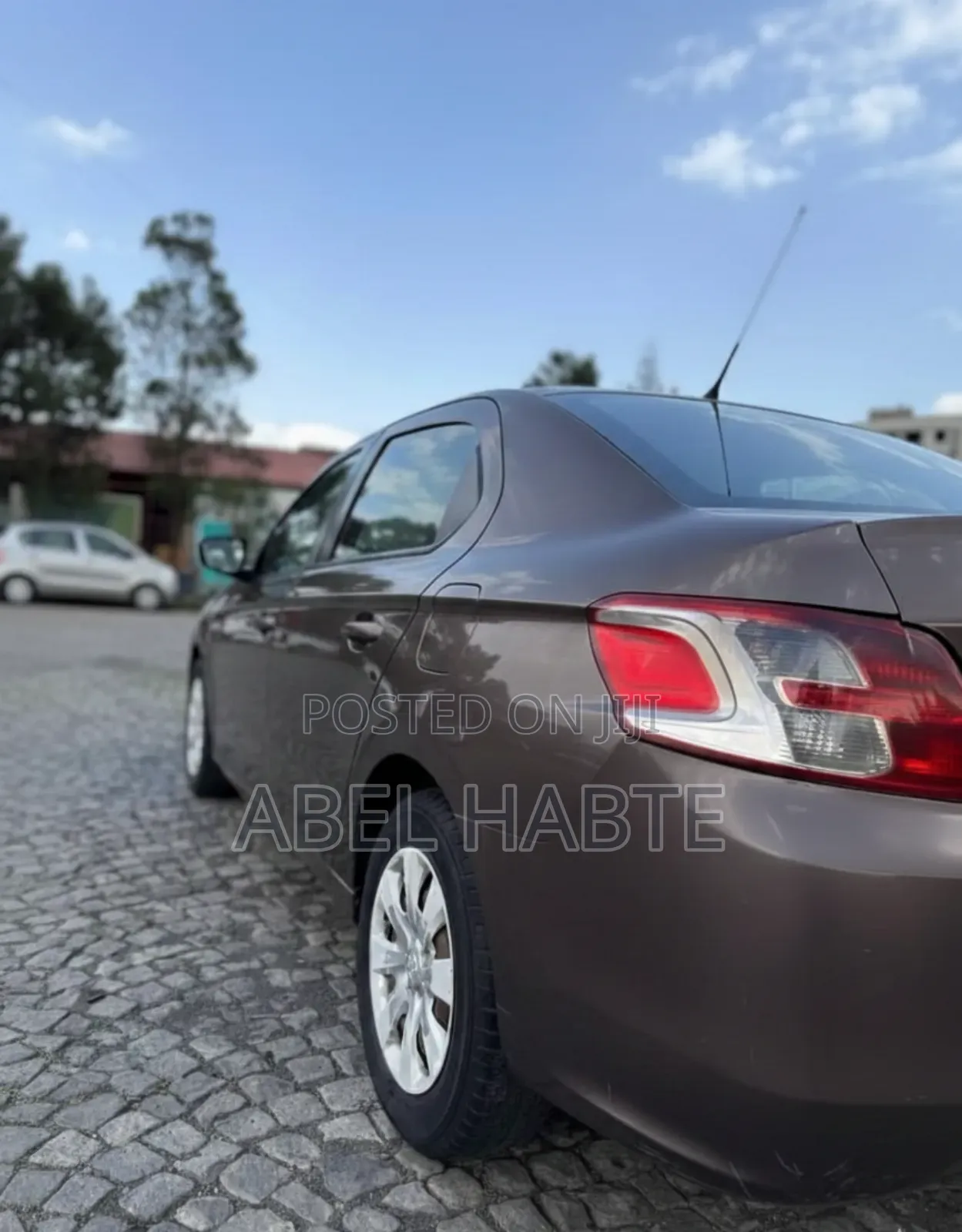 Peugeot 301 2016 Brown