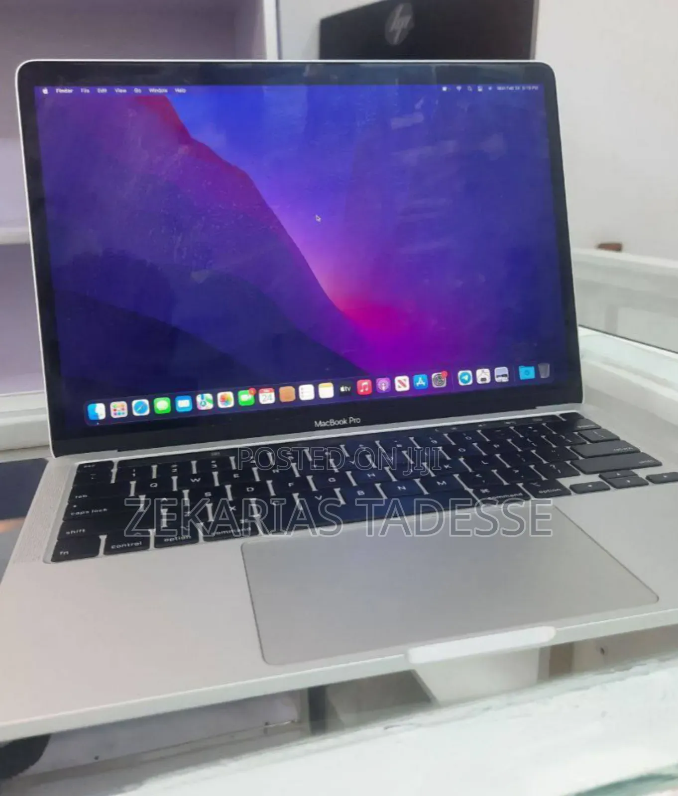 New Laptop Apple MacBook Pro 2020 8GB Intel Core i5 SSD 256GB