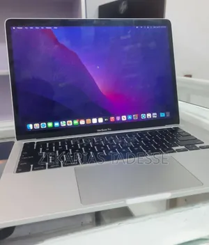 New Laptop Apple MacBook Pro 2020 8GB Intel Core i5 SSD 256GB