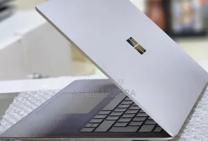 New Laptop Microsoft Surface 8GB Intel Core i5 SSD 512GB