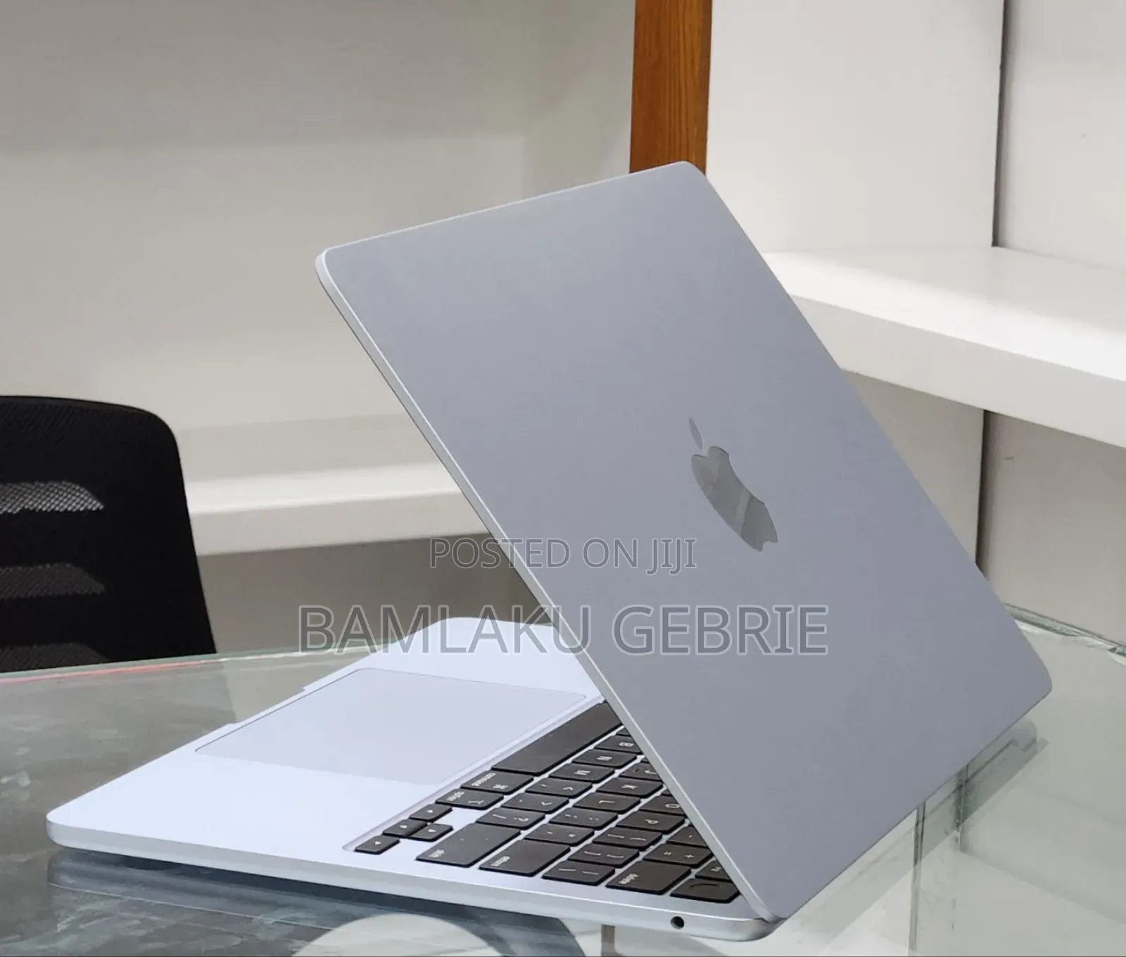 New Laptop Apple MacBook Air 2025 M4 13-inch 16GB Apple M4 SSD 256GB