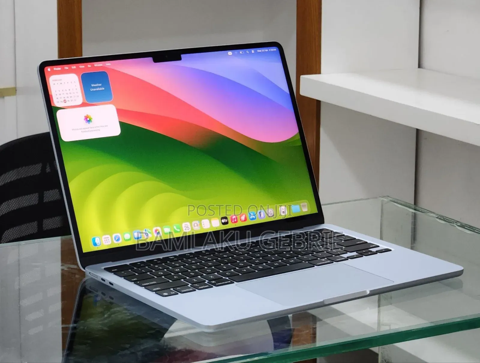 New Laptop Apple MacBook Air 2025 M4 13-inch 16GB Apple M4 SSD 256GB