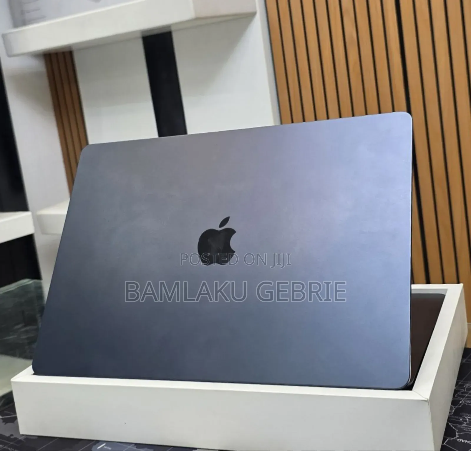 New Laptop Apple MacBook Air 2025 M4 15-inch 16GB Apple M4 SSD 256GB