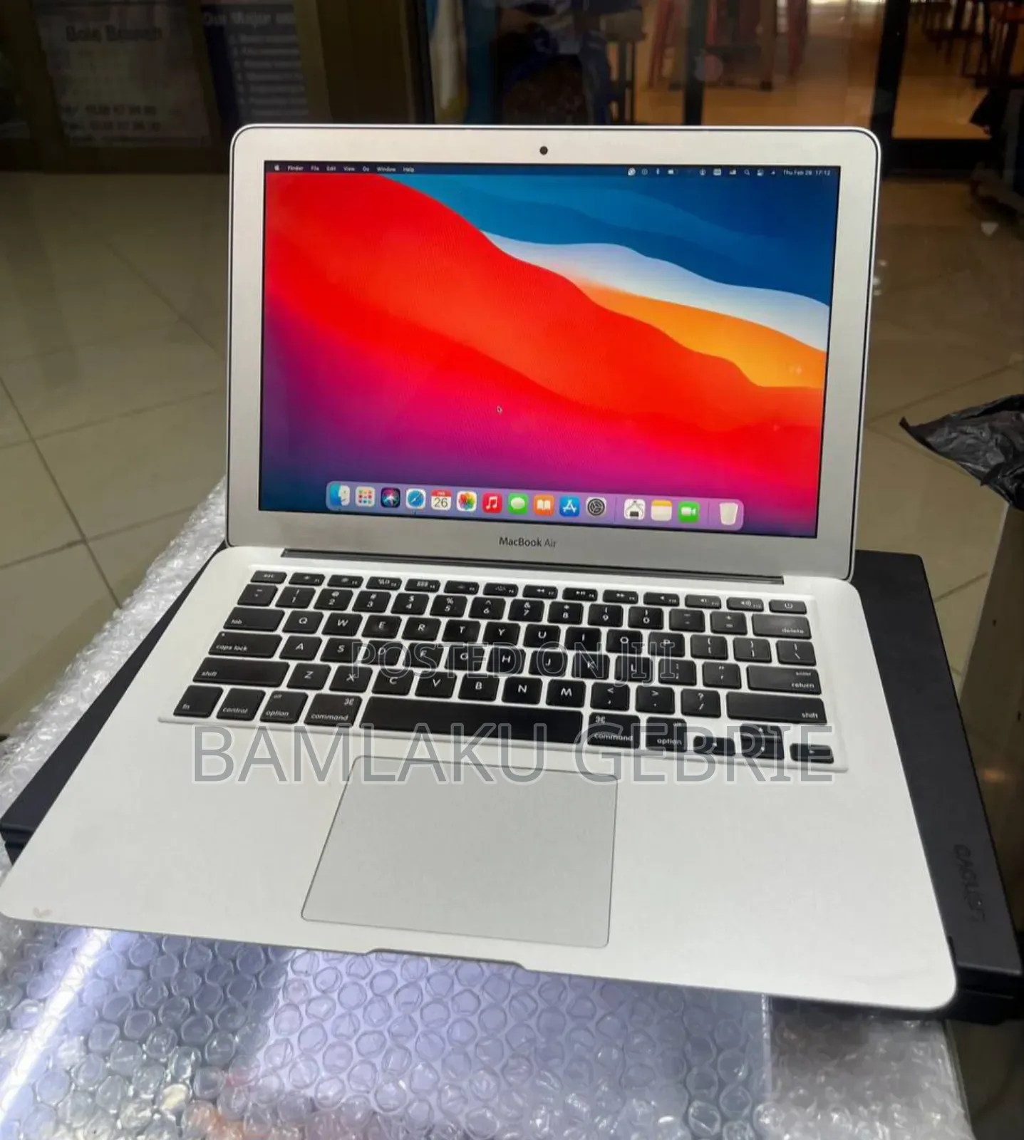 New Laptop Apple MacBook Air 2014 8GB Intel Core i5 SSD 128GB