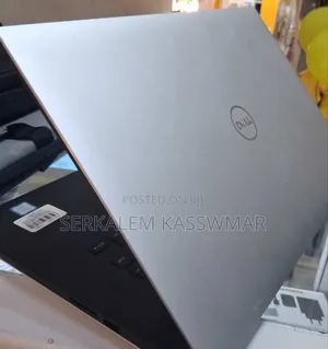 New Laptop Dell Precision 15 3520 16GB Intel Core i7 SSD 256GB