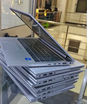 New Laptop HP EliteBook 830 G8 16GB Intel Core i5 SSD 512GB