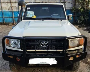 Toyota Land Cruiser 2018 White