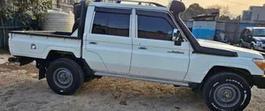 Toyota Land Cruiser 2018 White