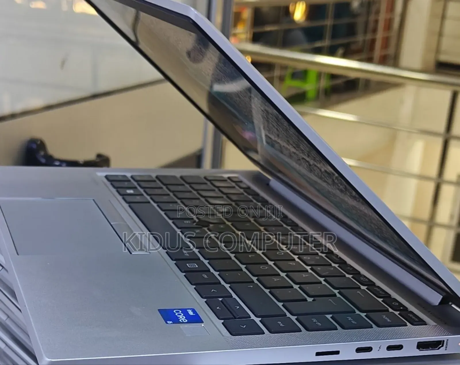 New Laptop HP EliteBook 830 G8 16GB Intel Core i5 SSD 512GB
