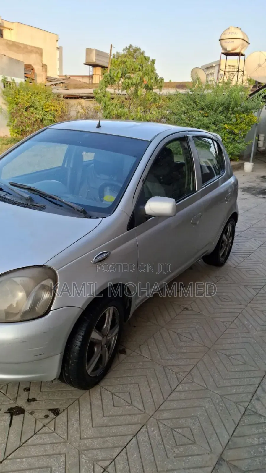 Toyota Vitz 2002 Silver
