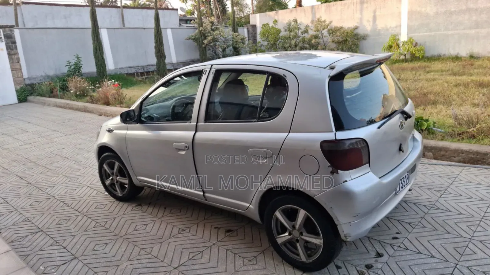Toyota Vitz 2002 Silver