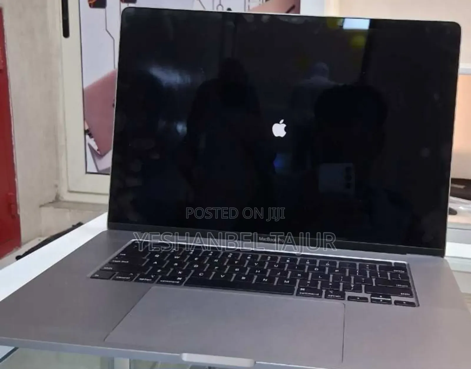 New Laptop Apple MacBook Pro 2019 32GB Intel Core i9 SSD 512GB