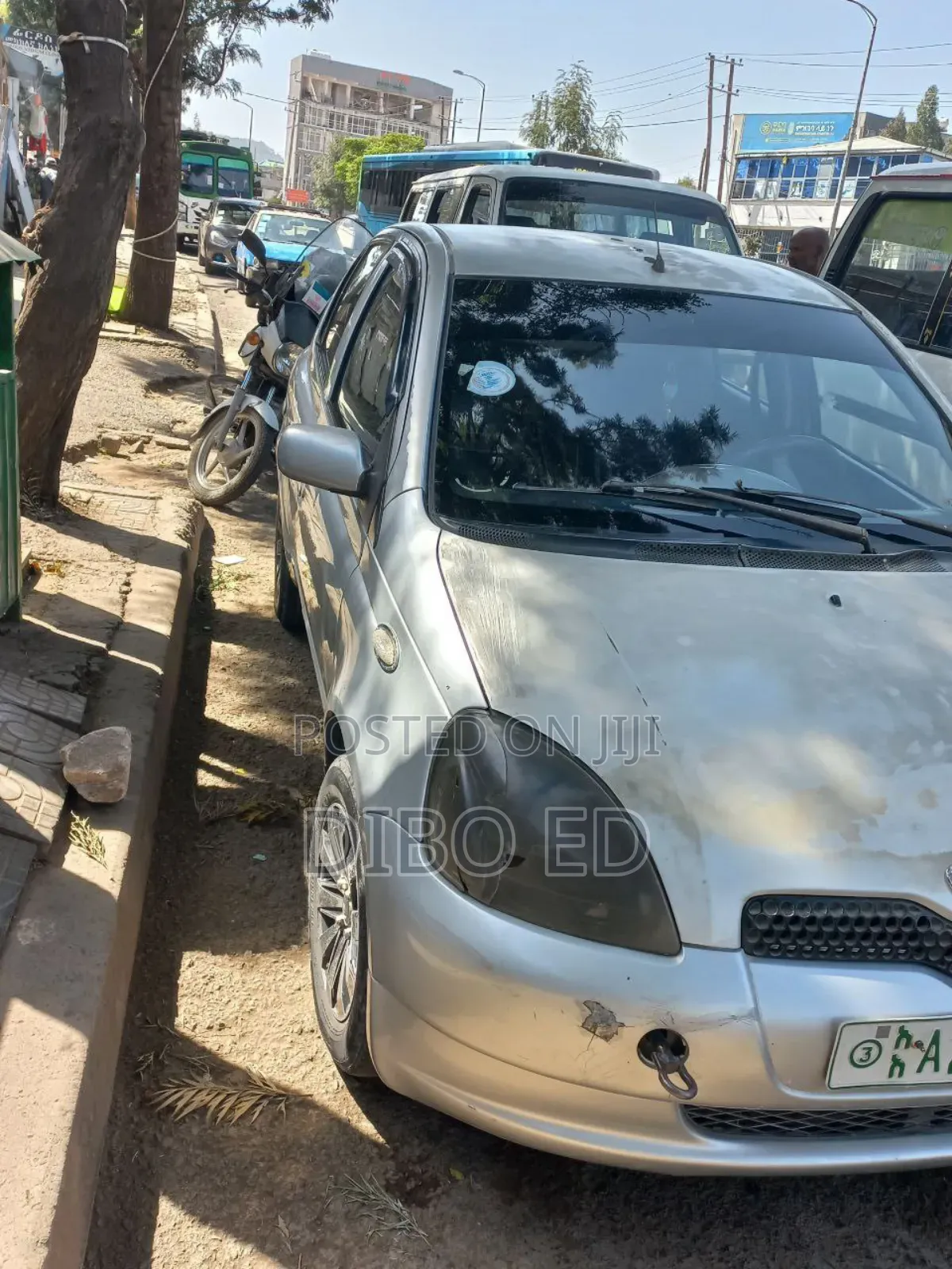 Toyota Vitz 2001 Silver