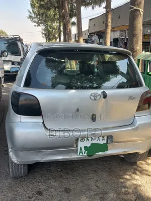 Toyota Vitz 2001 Silver