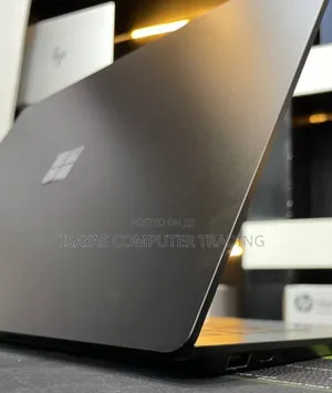 New Laptop Microsoft Surface 16GB Intel Core i7 SSD 512GB