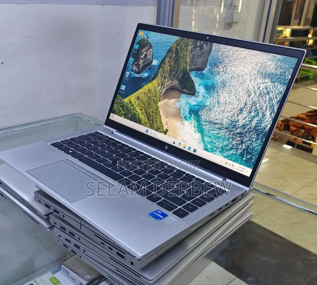 New Laptop HP EliteBook 830 G8 16GB Intel Core i5 SSD 512GB