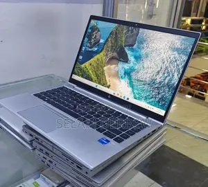 New Laptop HP EliteBook 830 G8 16GB Intel Core i5 SSD 512GB