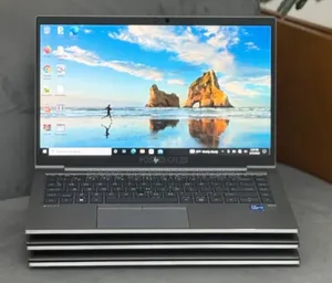 New Laptop HP ZBook Firefly G8 16GB Intel Core i7 SSD 512GB
