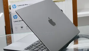 New Laptop Apple MacBook Pro M1 8GB Apple M1 Pro SSD 512GB