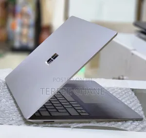 New Laptop Microsoft Surface 8GB Intel Core i5 SSD 512GB